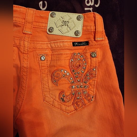 Miss Me Coral Pink Rhinestone Embellished Capri / Mid Rise Jeans 24 - Picture 9 of 9